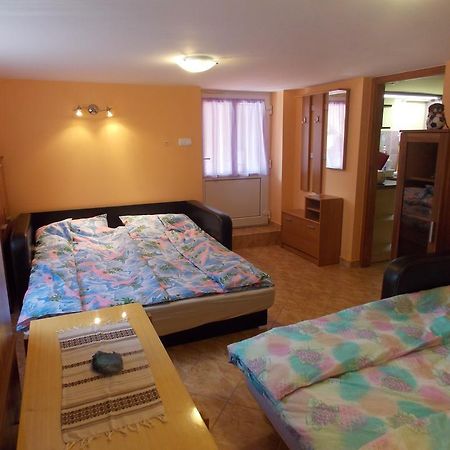 Szonja Apartman Егерсалок Екстер'єр фото