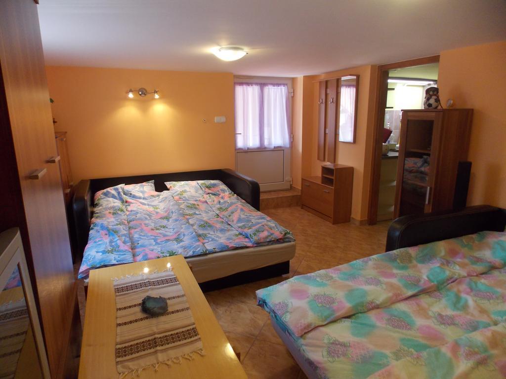 Szonja Apartman Егерсалок Екстер'єр фото