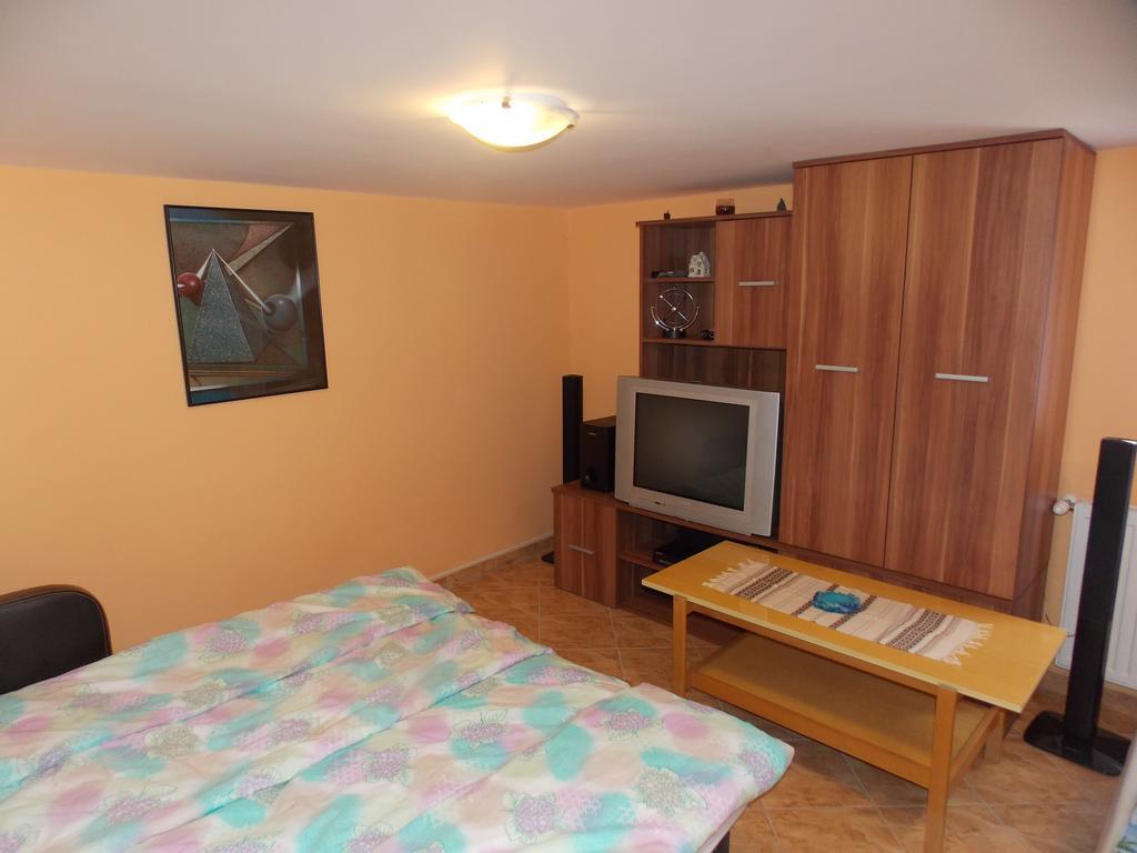 Szonja Apartman Егерсалок Екстер'єр фото
