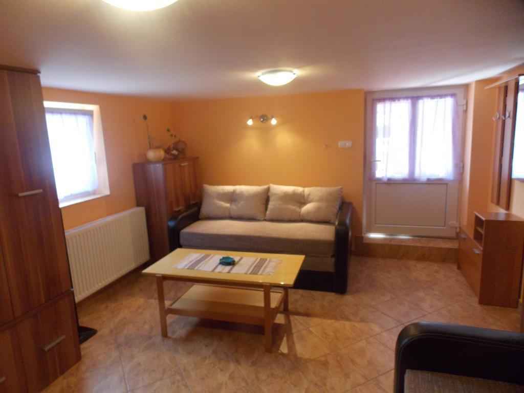 Szonja Apartman Егерсалок Екстер'єр фото